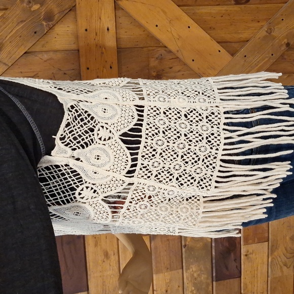 En Creme Crochet Fringe Tank Top - Picture 2 of 6